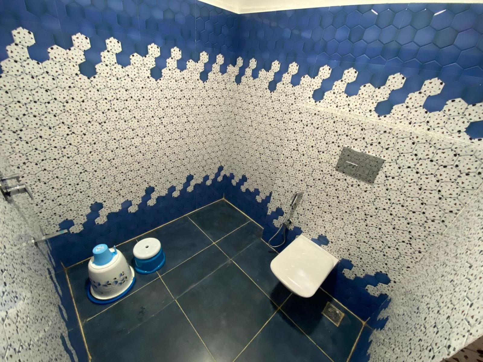 Hotel Kp Suites Metro Haidarábád Kültér fotó