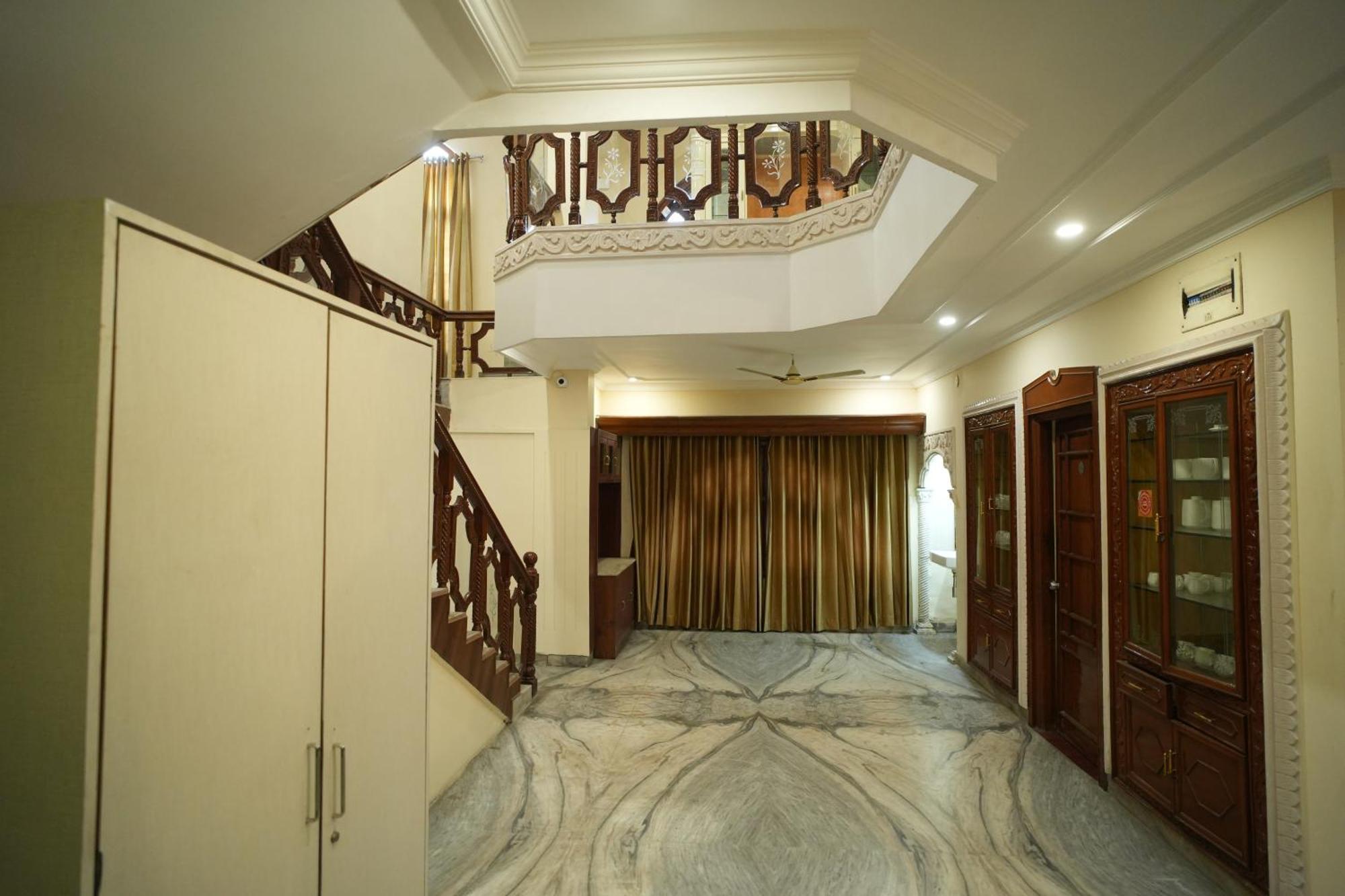 Hotel Kp Suites Metro Haidarábád Kültér fotó