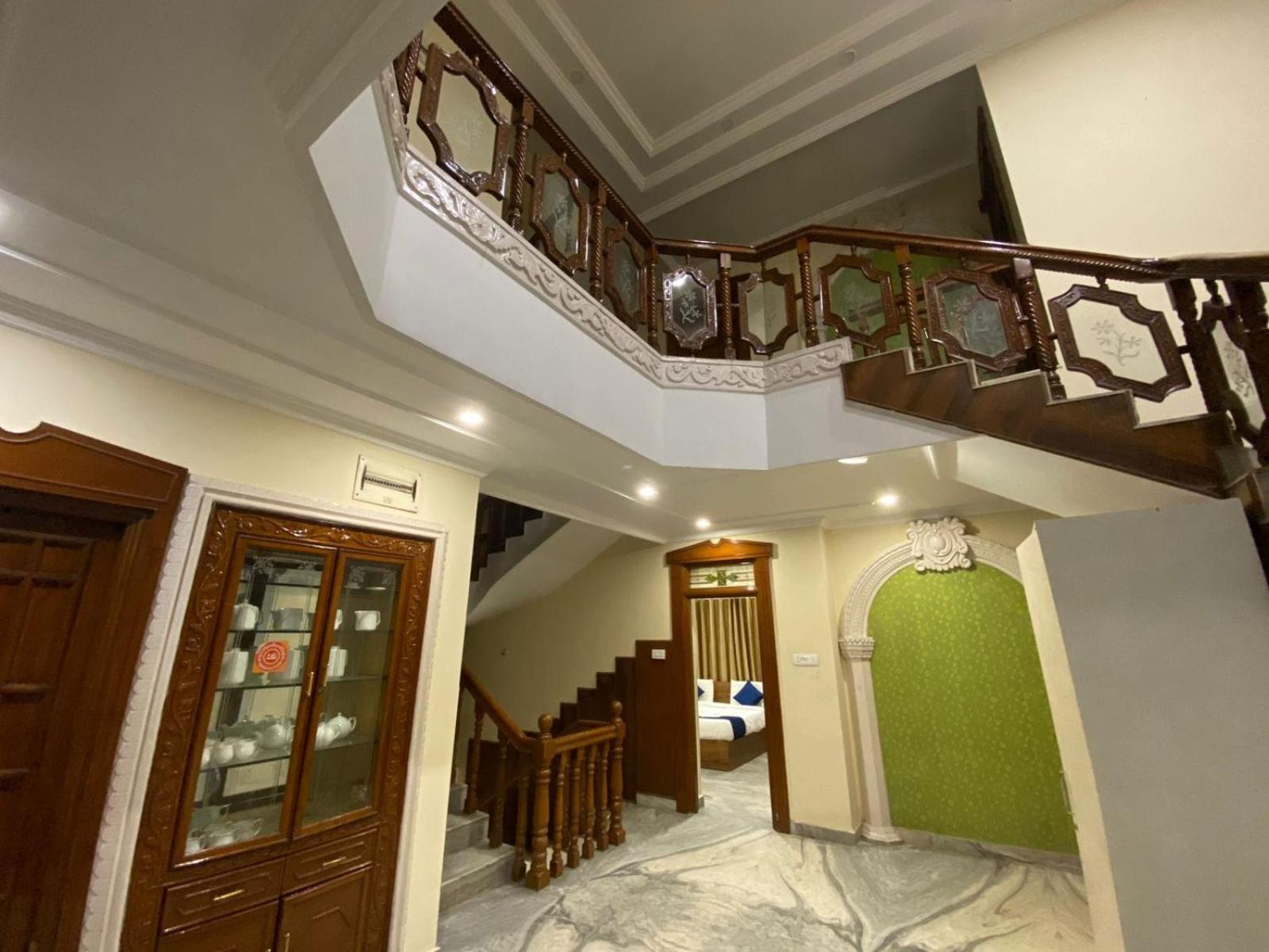 Hotel Kp Suites Metro Haidarábád Kültér fotó